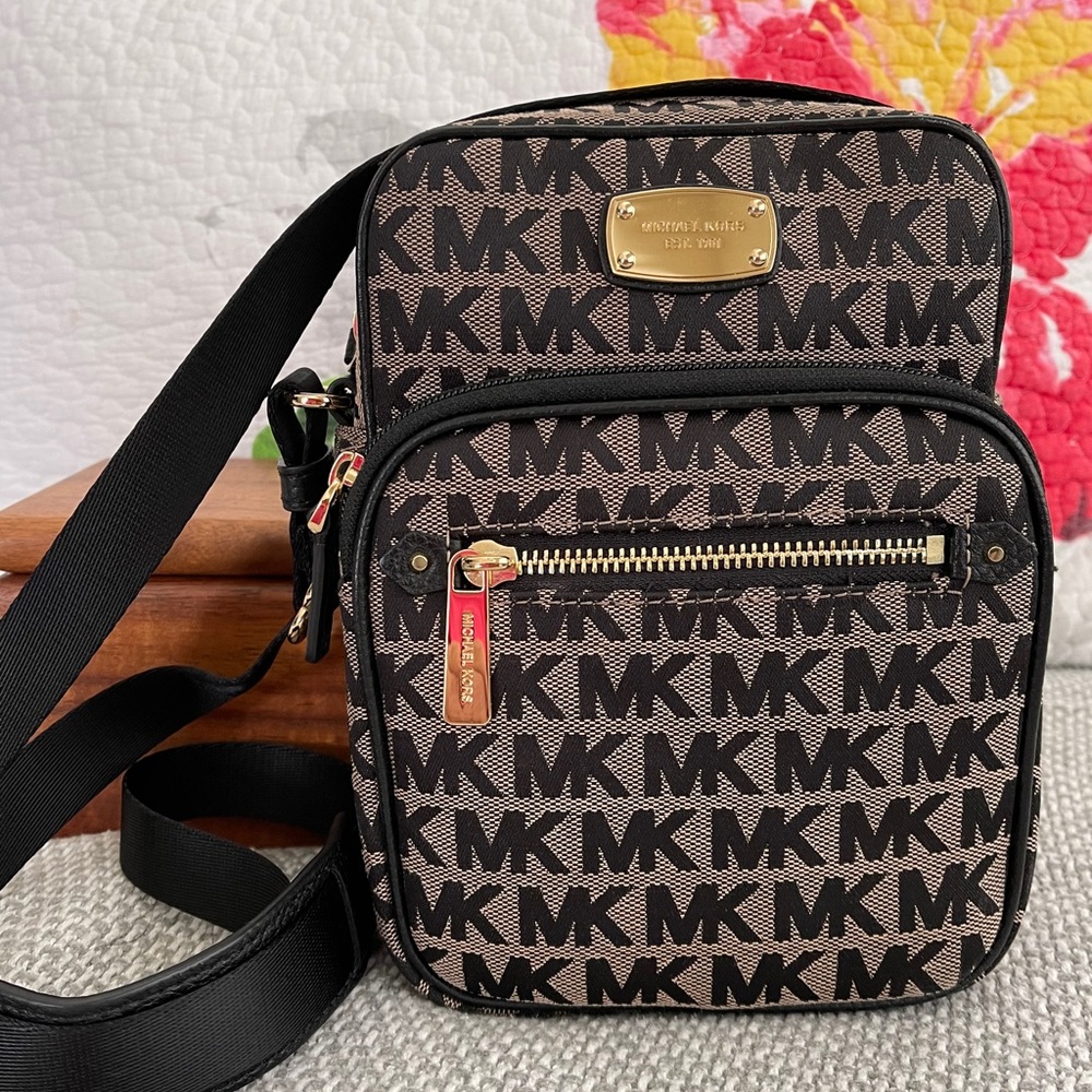 Michael Kors Bedford Zip Crossbody